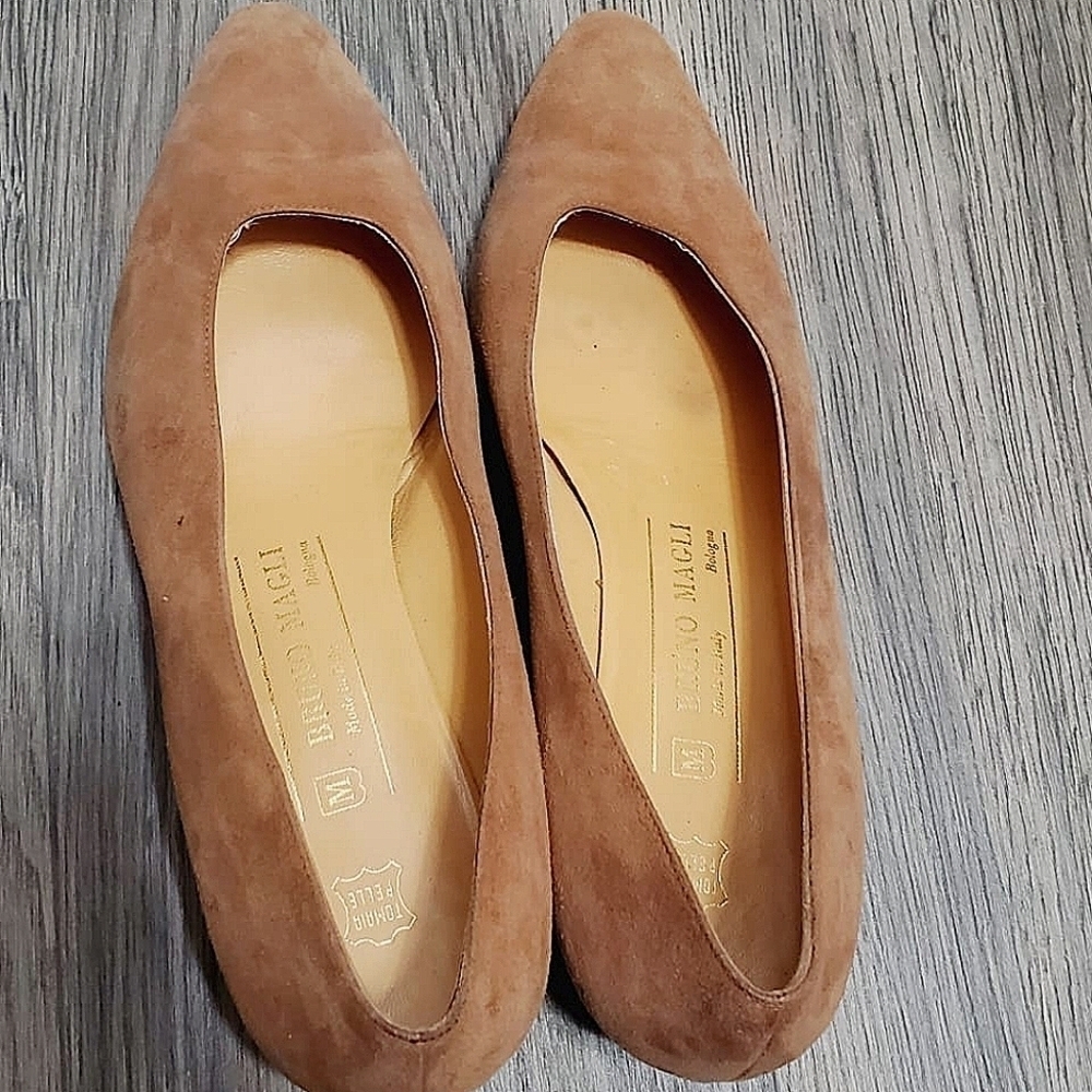 Bruno Magli Vintage Gold Heel Cognas Suede Shoe Sz 7 🌴